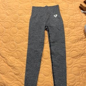 Women’s Best Grey workout leggings